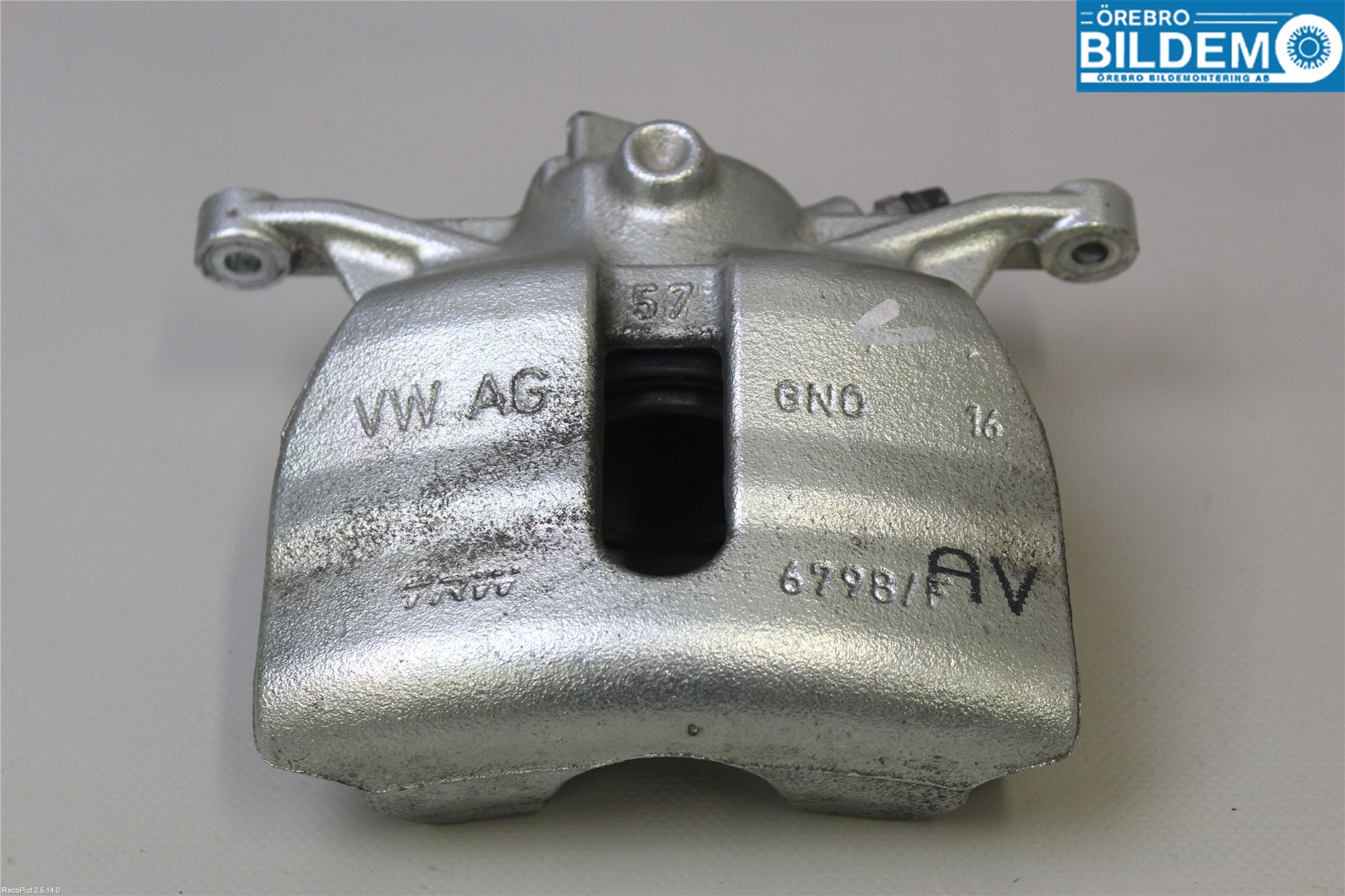 Volkswagen VW PASSAT 15-19 Bromsok Fram Vänster