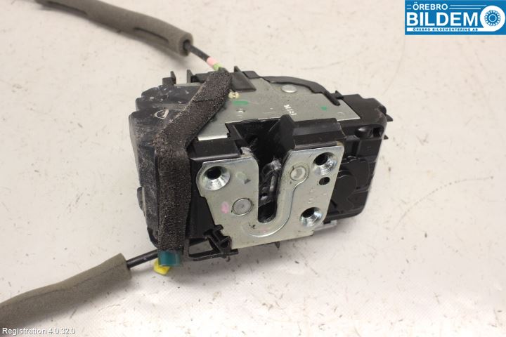 Nissan NOTE E12 14-20 Låskista-Dörrlås