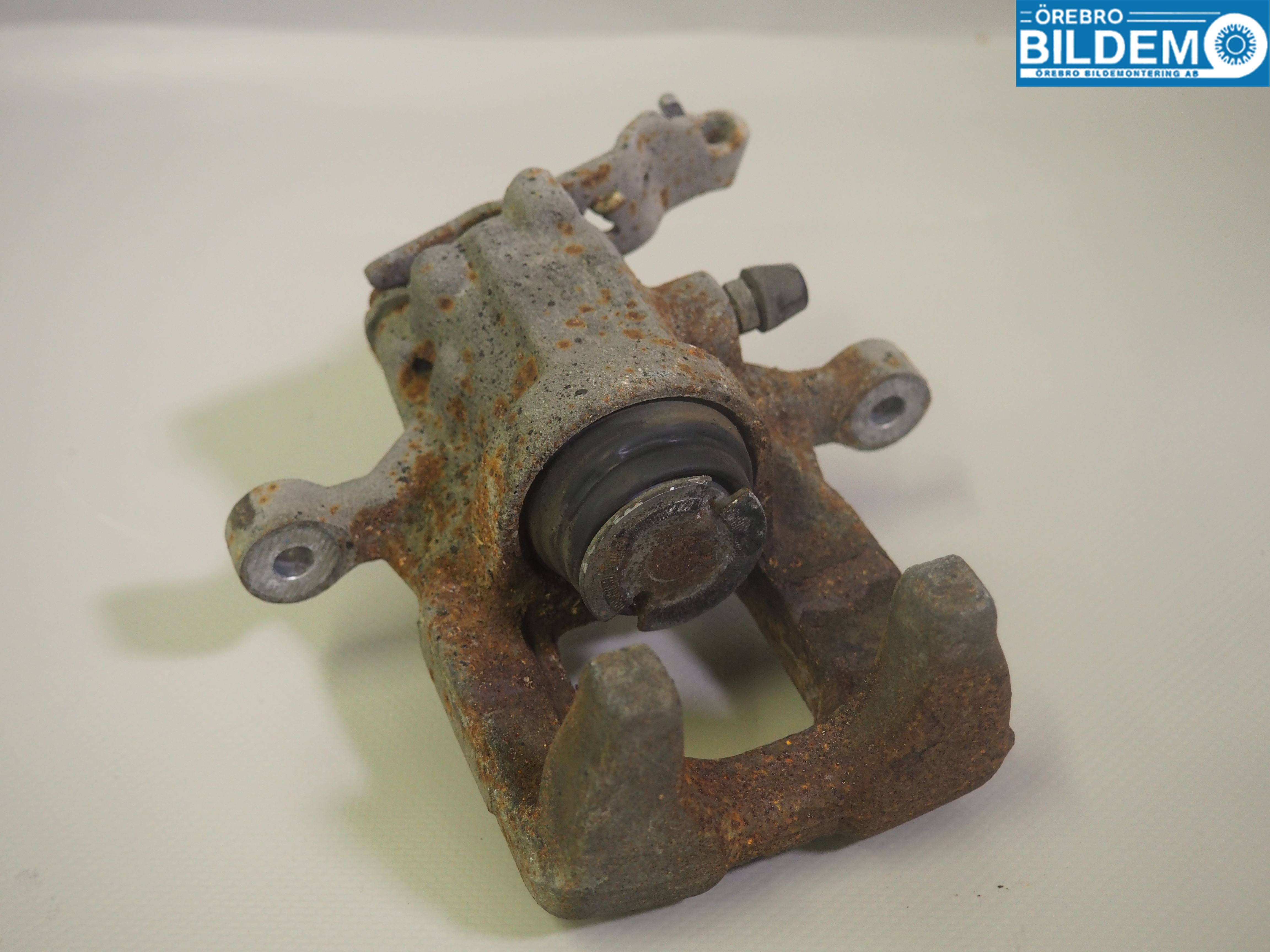 Volkswagen VW TOURAN 10-15 Bromsok Bak Höger