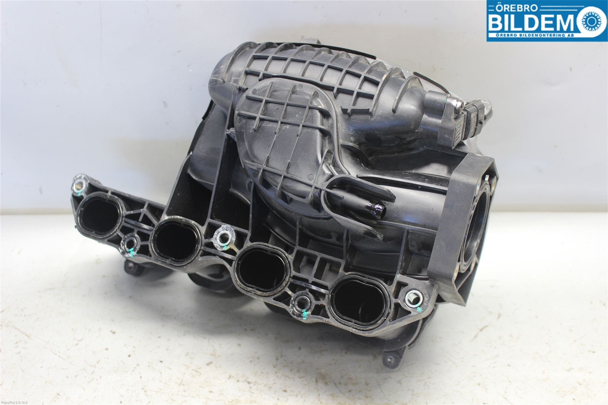 Kia VENGA 10-19 Grenrör Insug