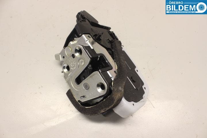 Nissan X-TRAIL 14-21 Låskista-Dörrlås