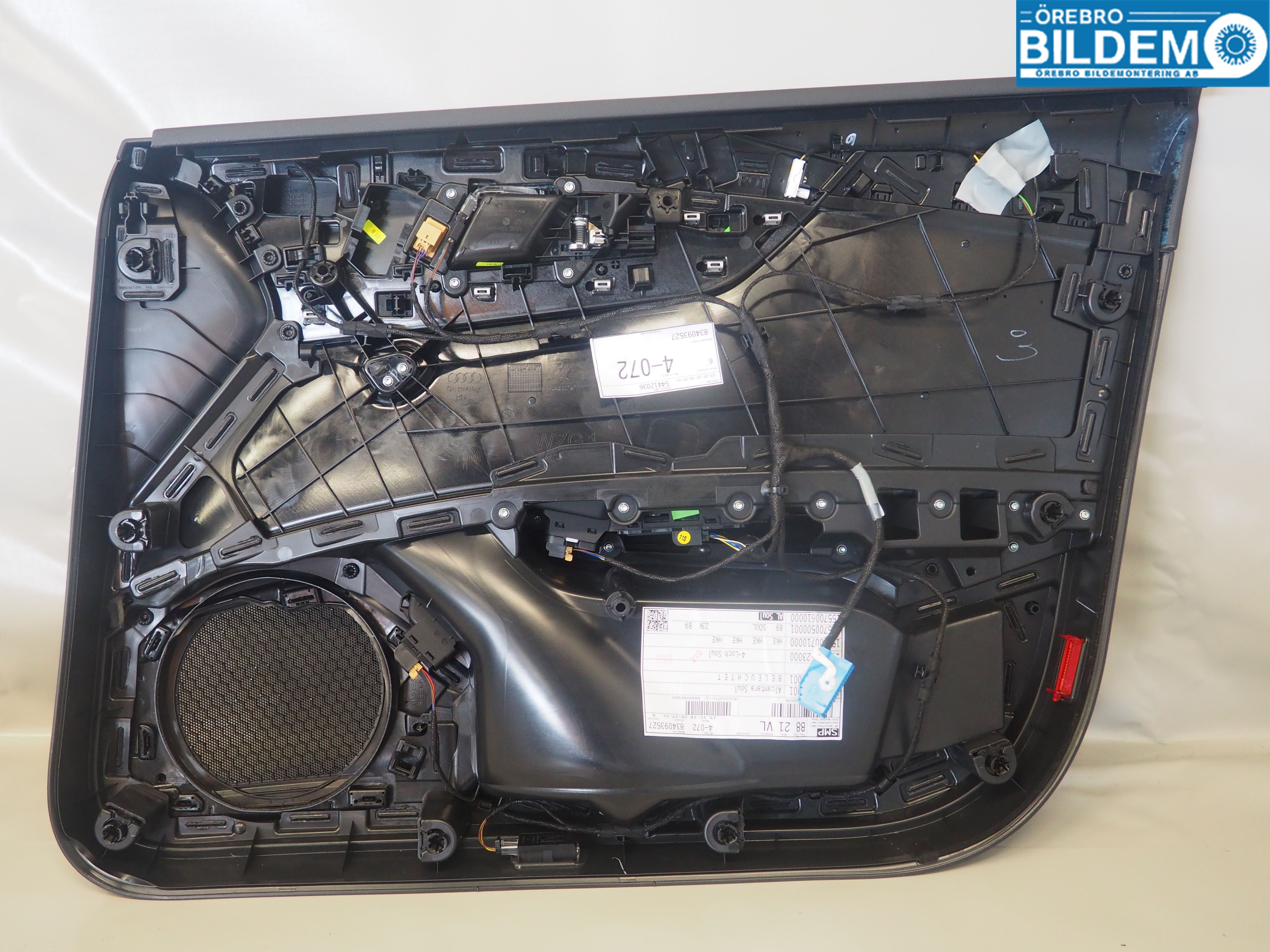 Audi A4/S4 B9 16-19 Dörrklädsel Vä