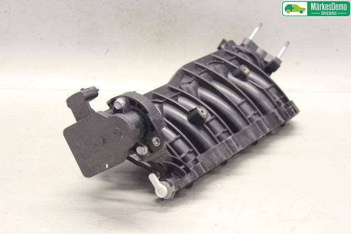 Kia CEED 12-18 Grenrör Insug