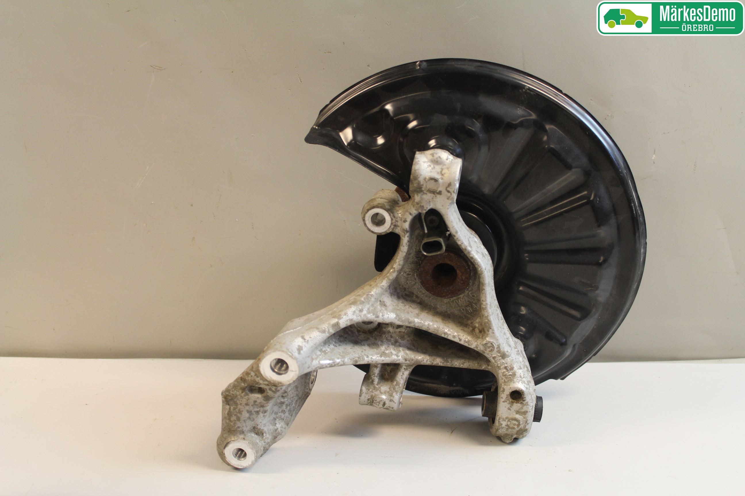 Volkswagen VW PASSAT 15-19 Hjullagerhus-Spindel Hö B