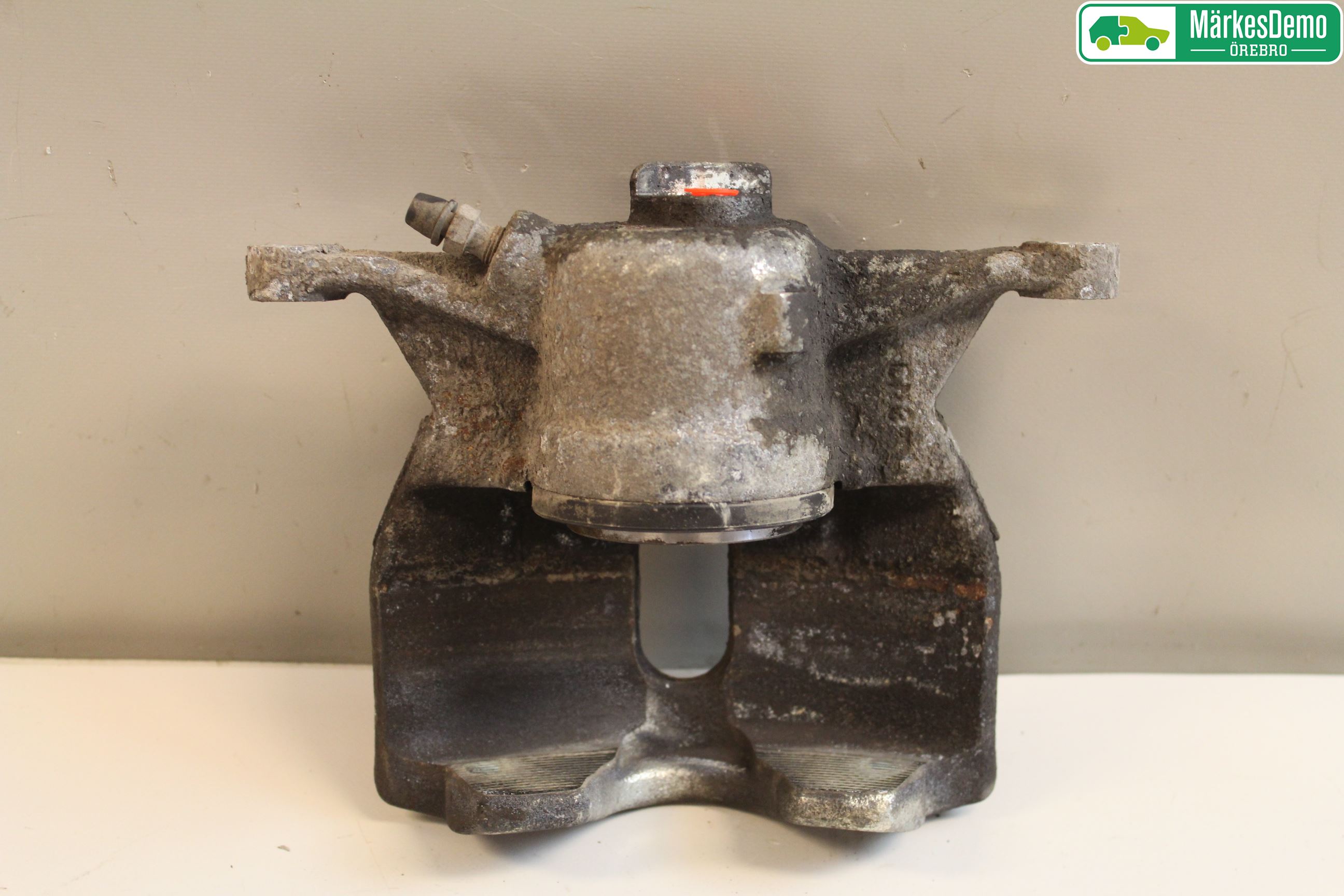 Volkswagen VW PASSAT 15-19 Bromsok Fram Vänster