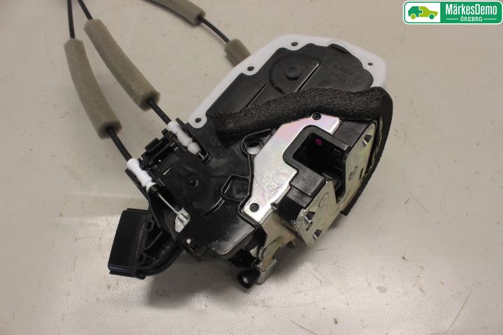 Nissan X-TRAIL 14-21 Låskista-Dörrlås