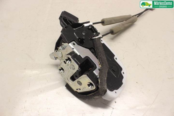 Nissan X-TRAIL 14-21 Låskista-Dörrlås