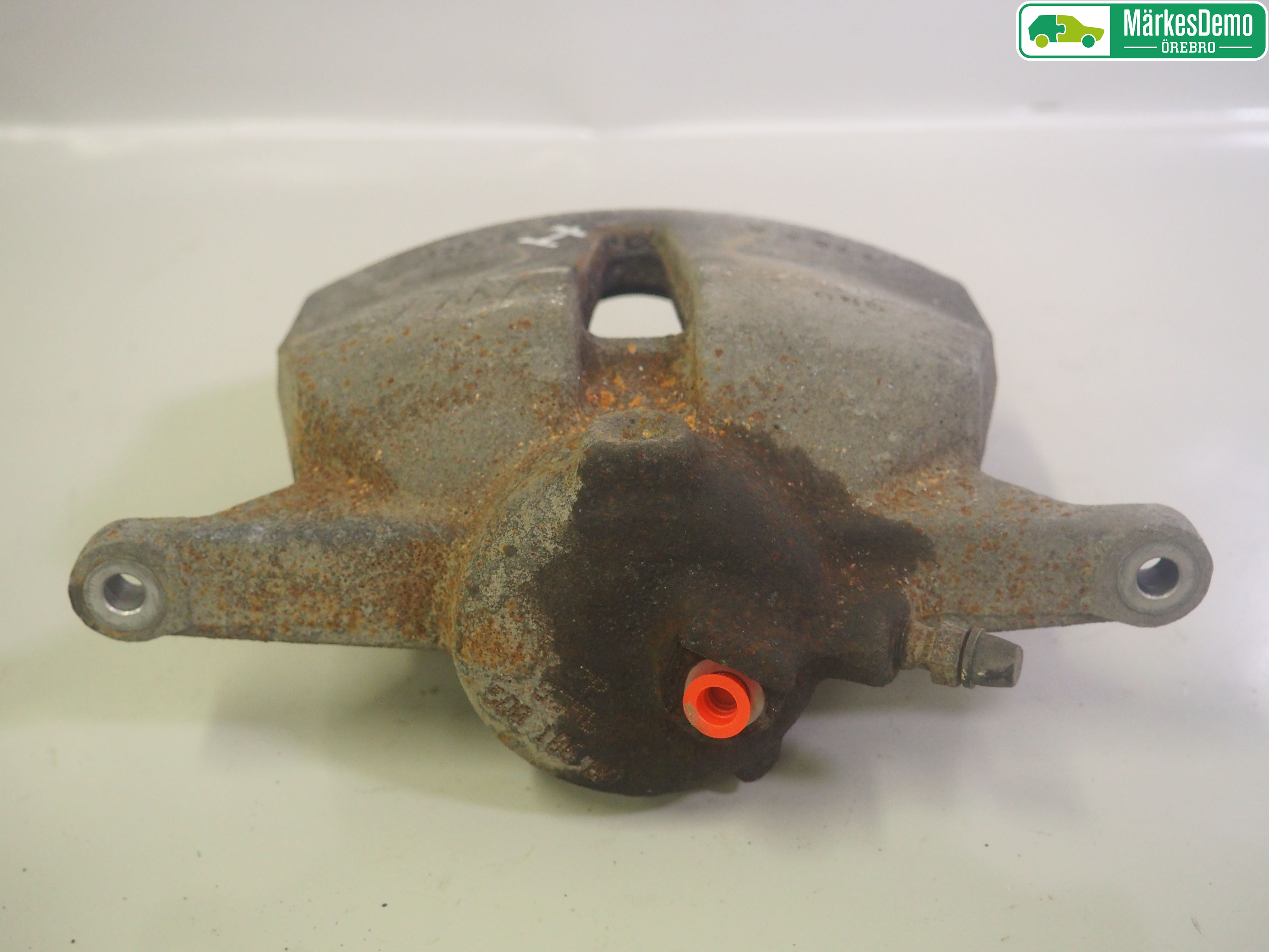 Volkswagen VW PASSAT 15-19 Bromsok Fram Höger