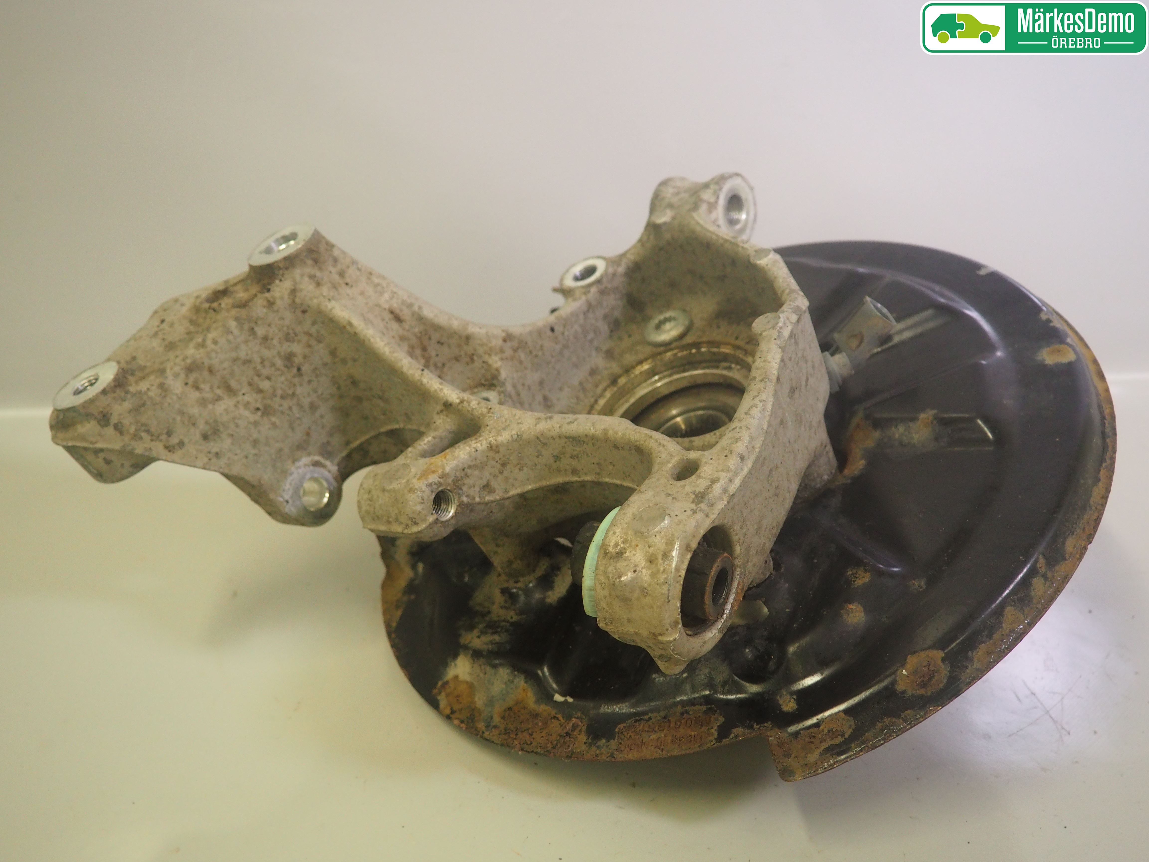 Volkswagen VW PASSAT 15-19 Hjullagerhus-Spindel Hö B