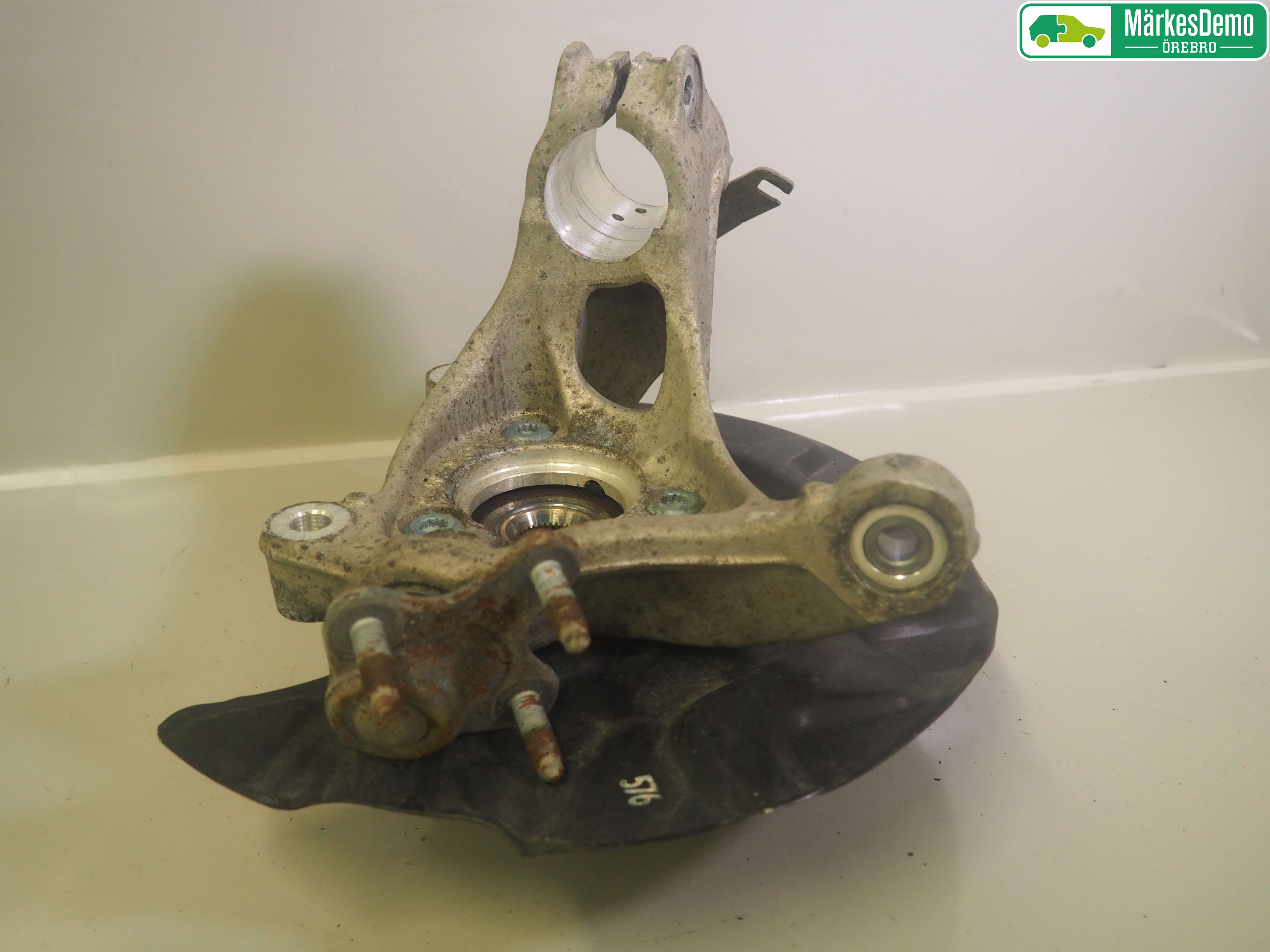 Volkswagen VW PASSAT 15-19 Styrspindel Lagerhus Hö