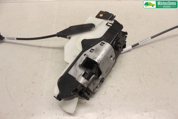 Peugeot 208 12-15 Låskista-Dörrlås