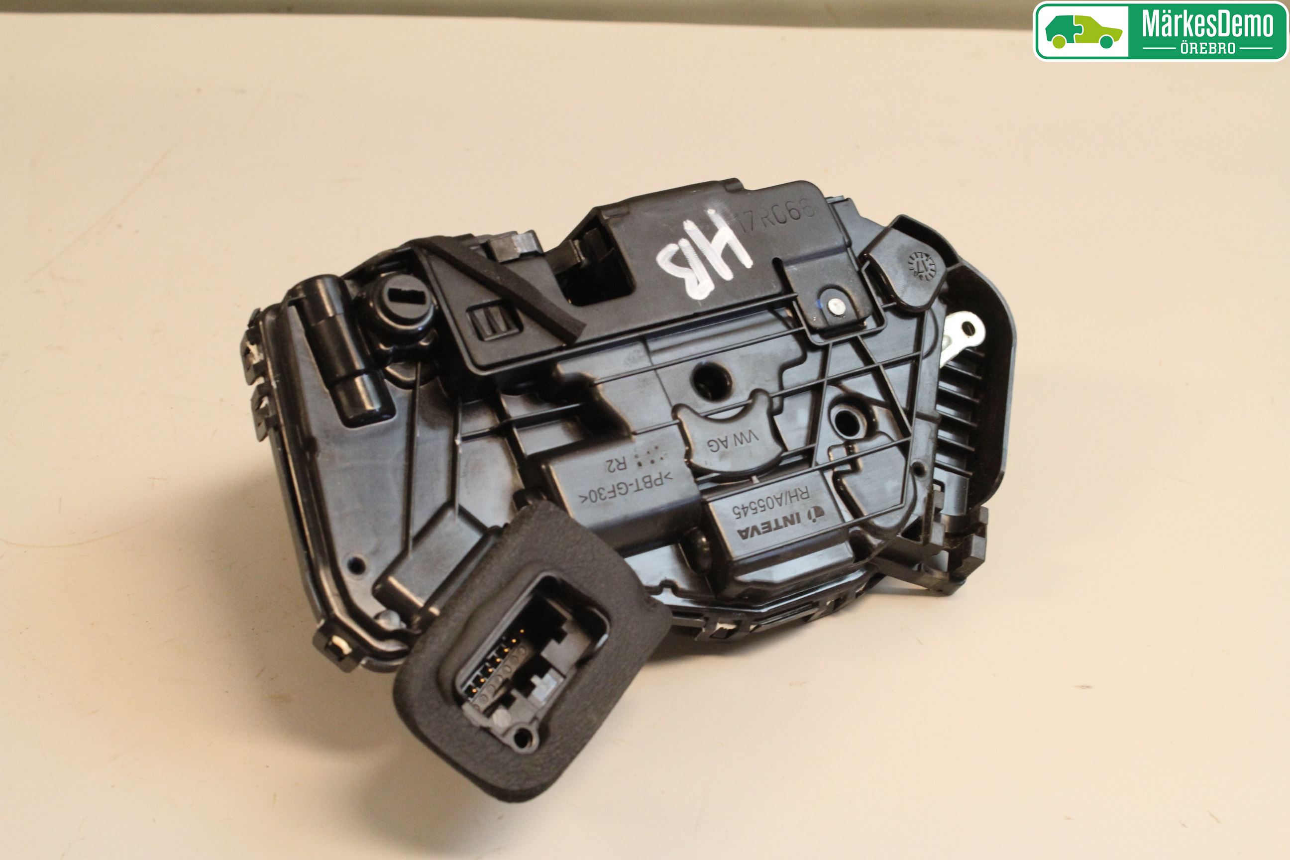 Volkswagen VW TIGUAN 16-24 Låskista-Dörrlås