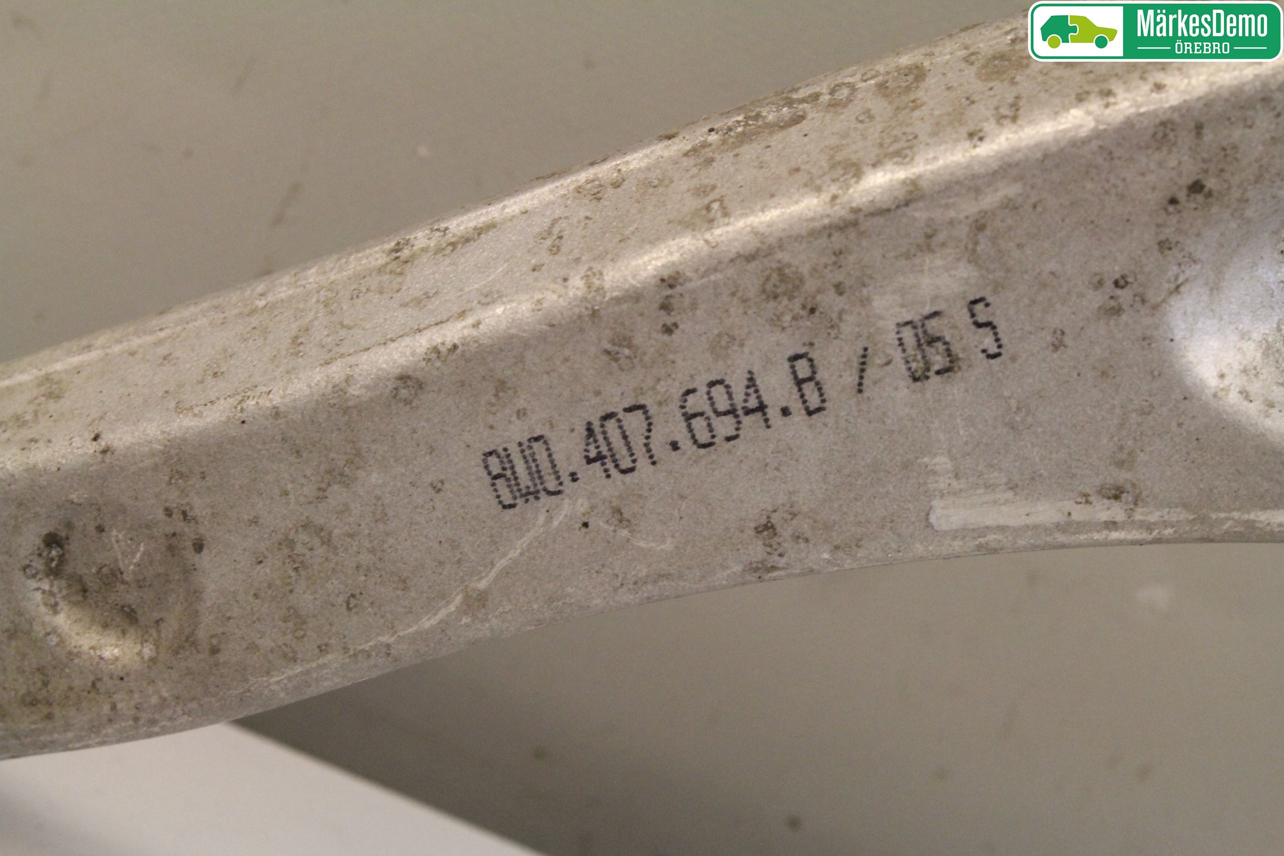 Audi A4/S4 B9 16-19 Bärarm Fram Undre Hö