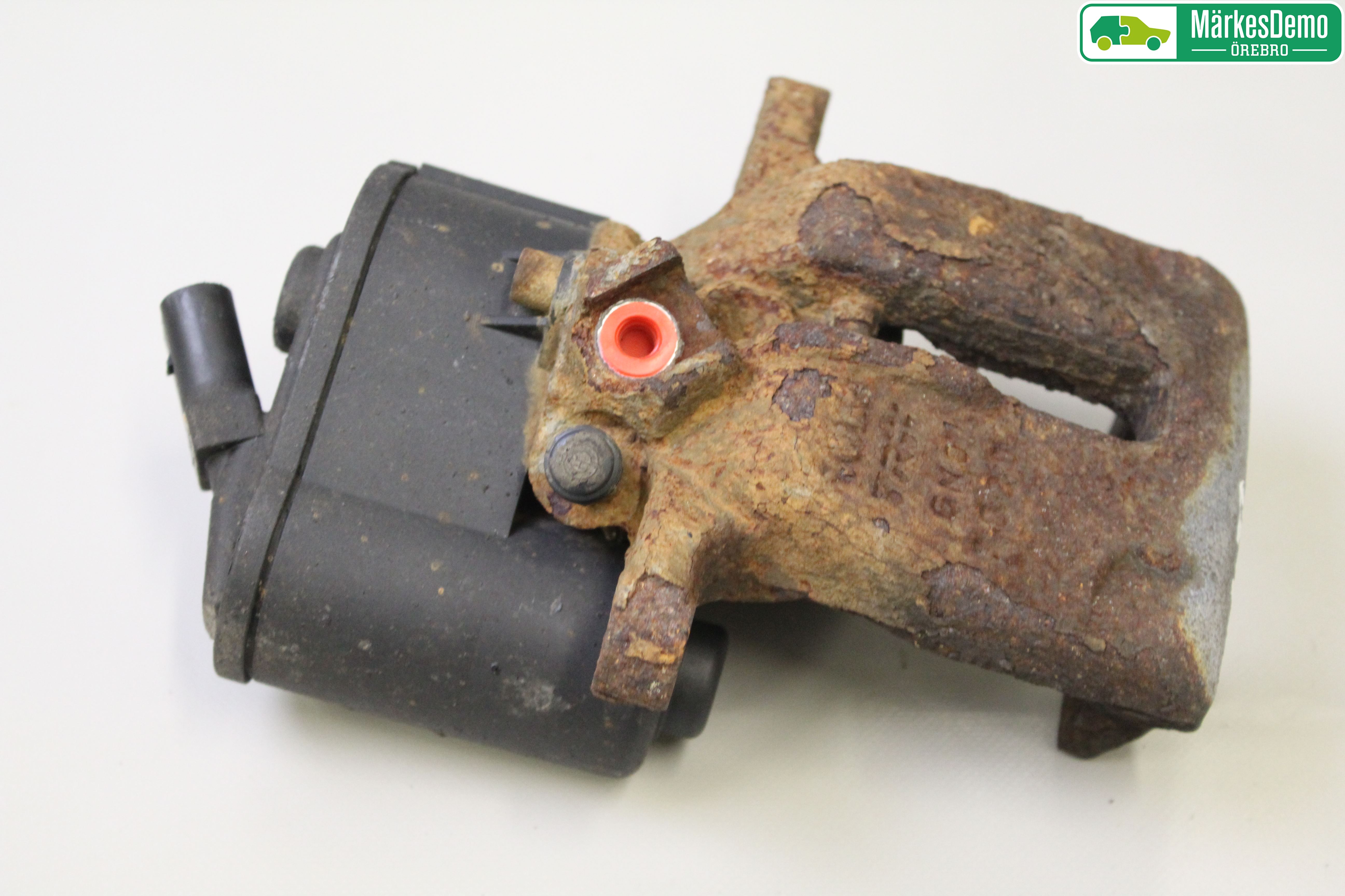 Volkswagen VW PASSAT 11-14 Bromsok Bak Höger