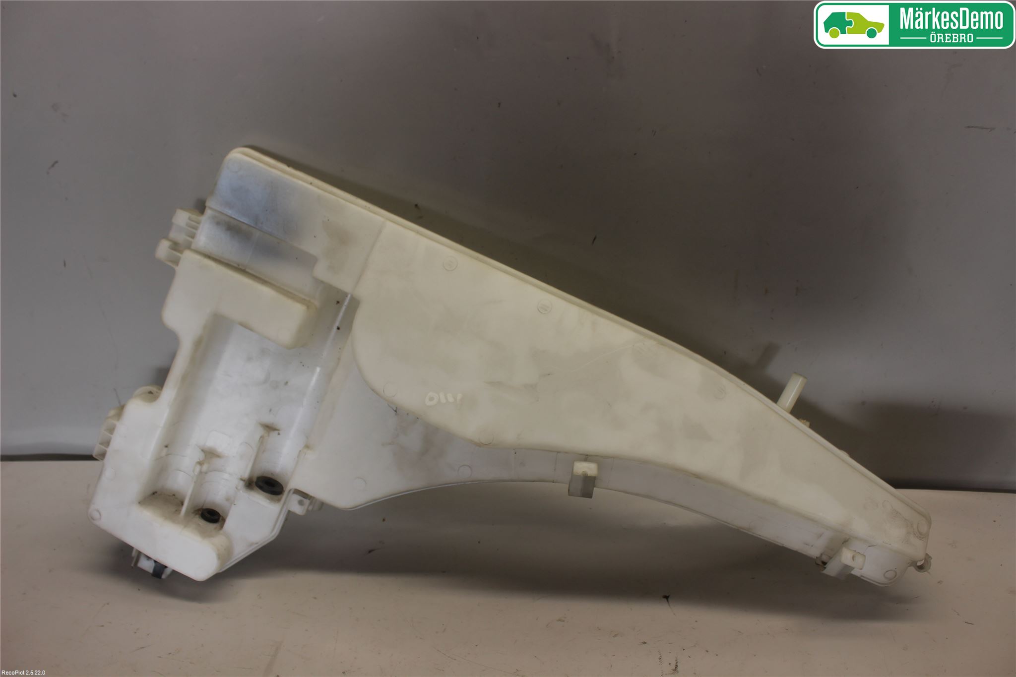 BMW X6 E71/E72   08-14 Spolartank Vindruta-Strål