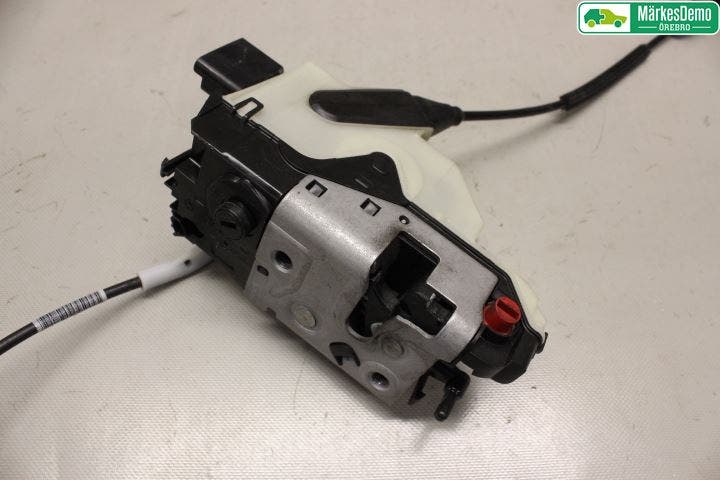 Peugeot 208 12-15 Låskista-Dörrlås