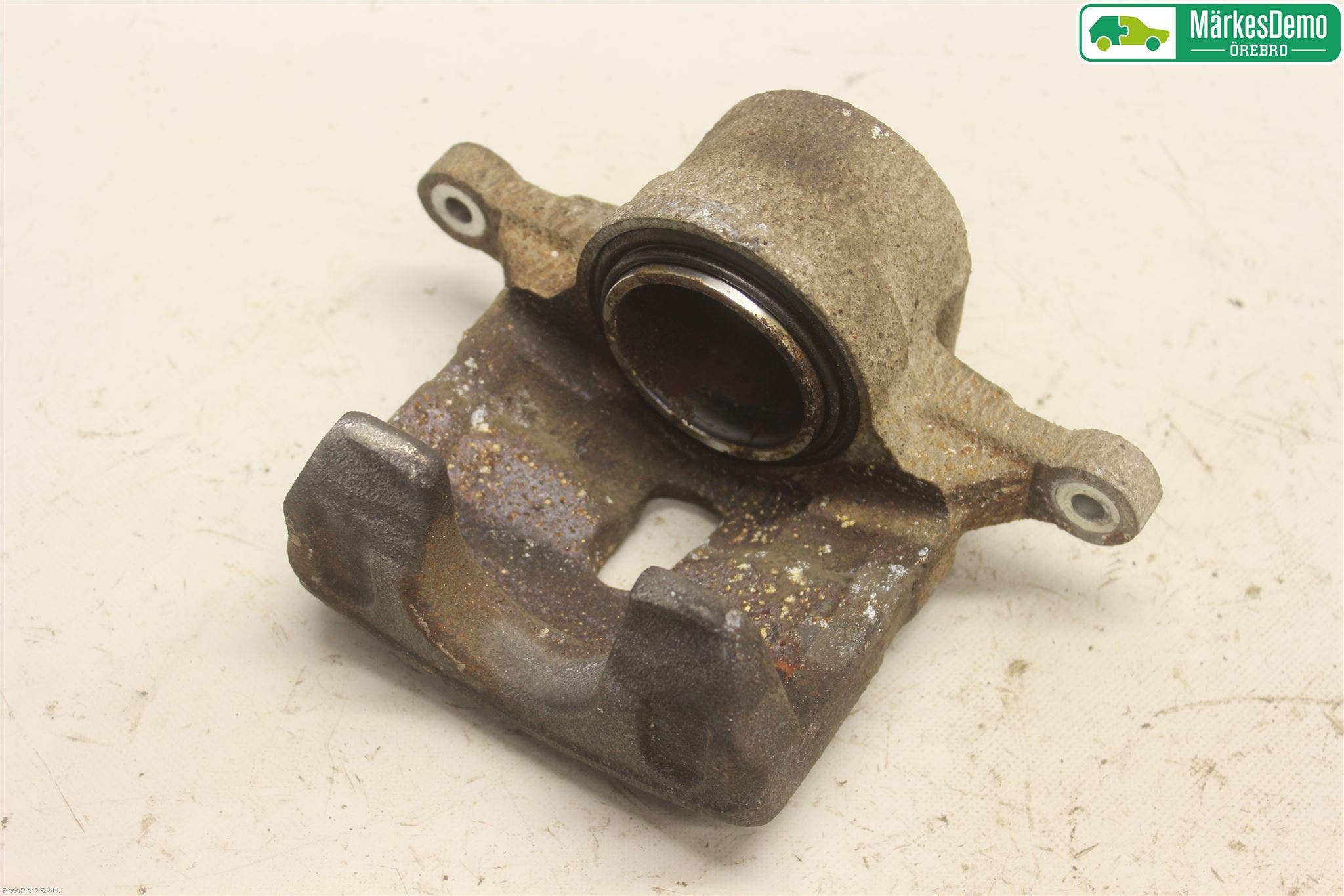 Kia CEED 12-18 Bromsok Fram Höger