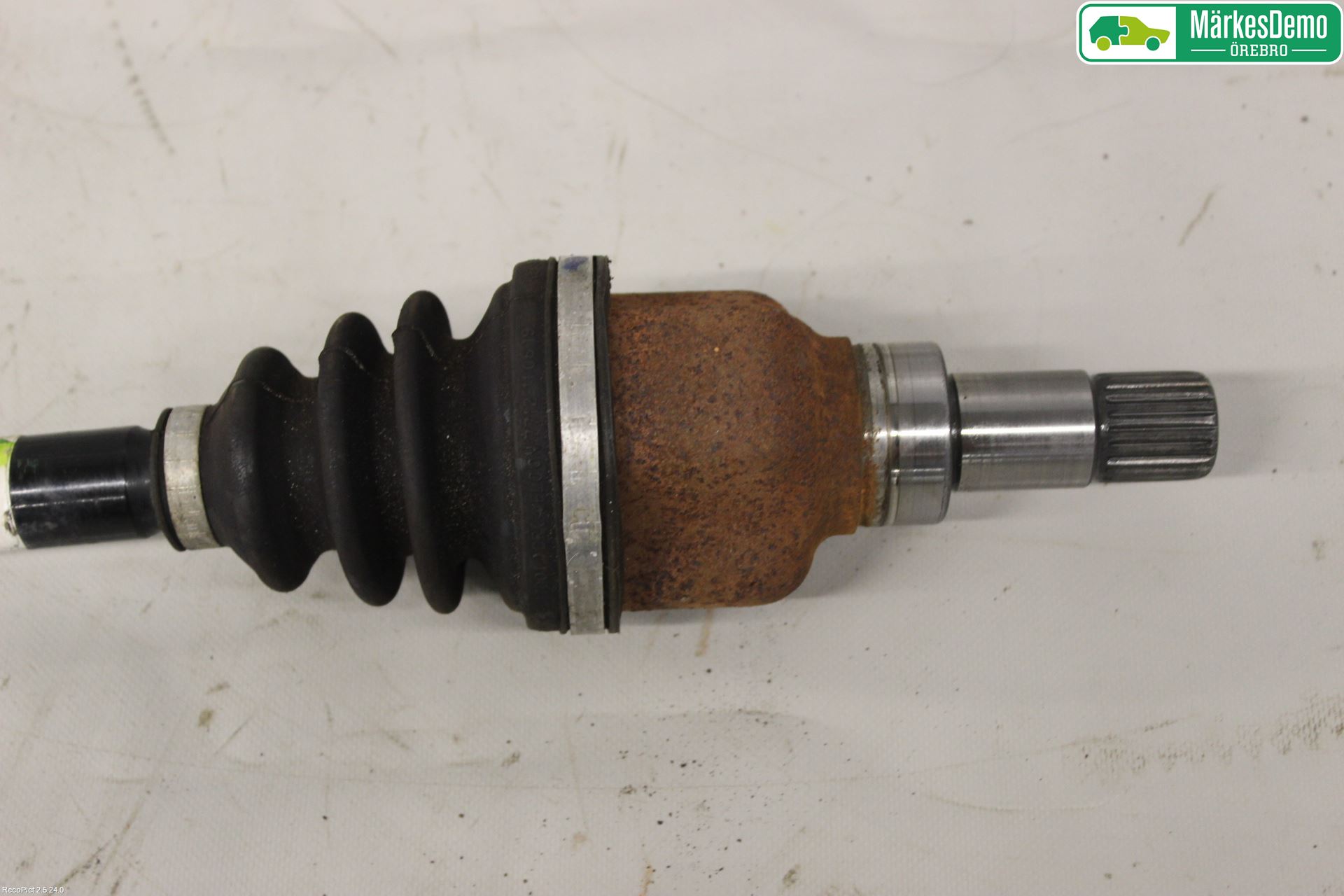 Peugeot 208 12-15 Drivaxel Fram Vänster