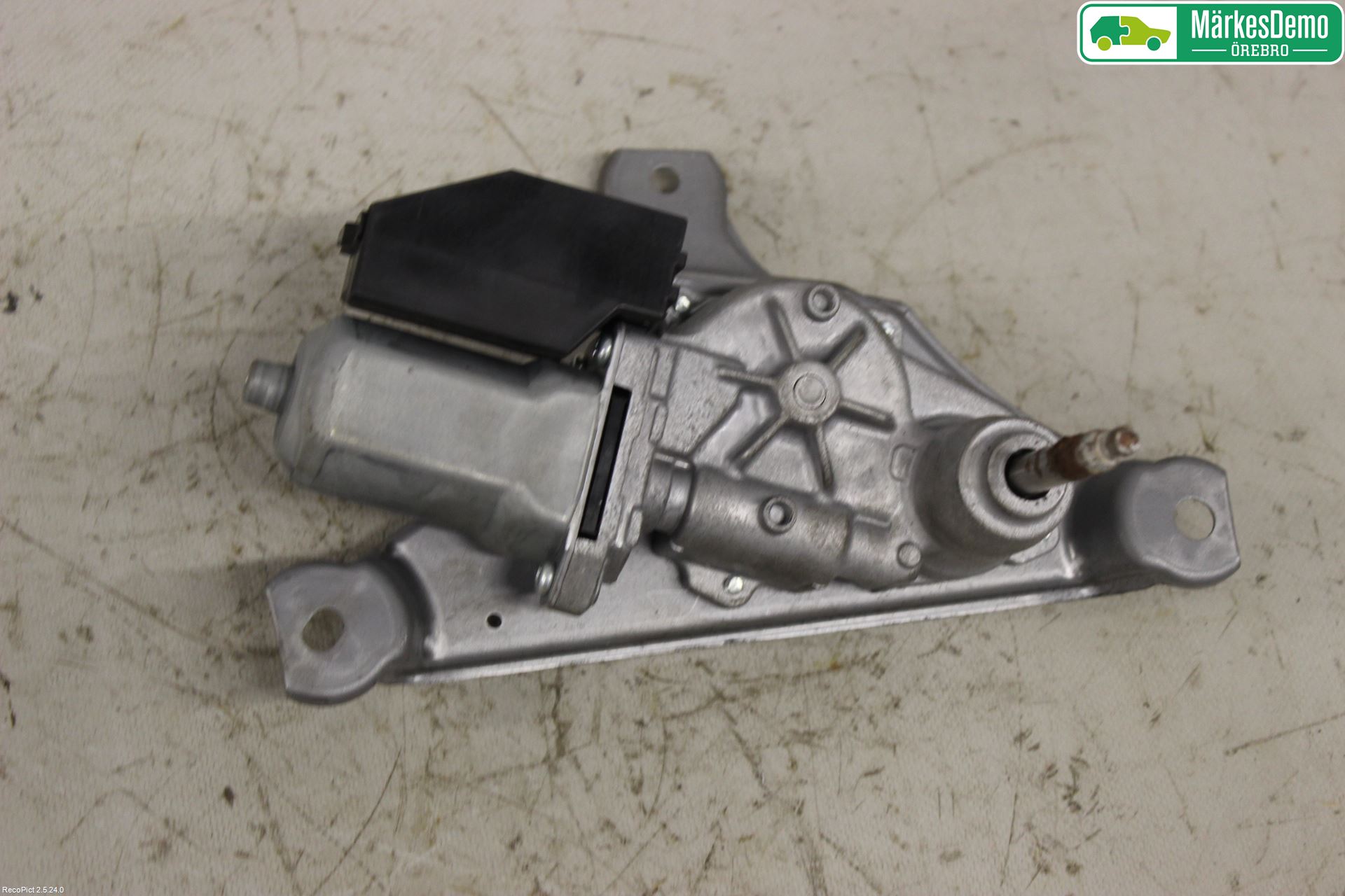 Toyota YARIS XP130 12-14 Torkarmotor Baklucka