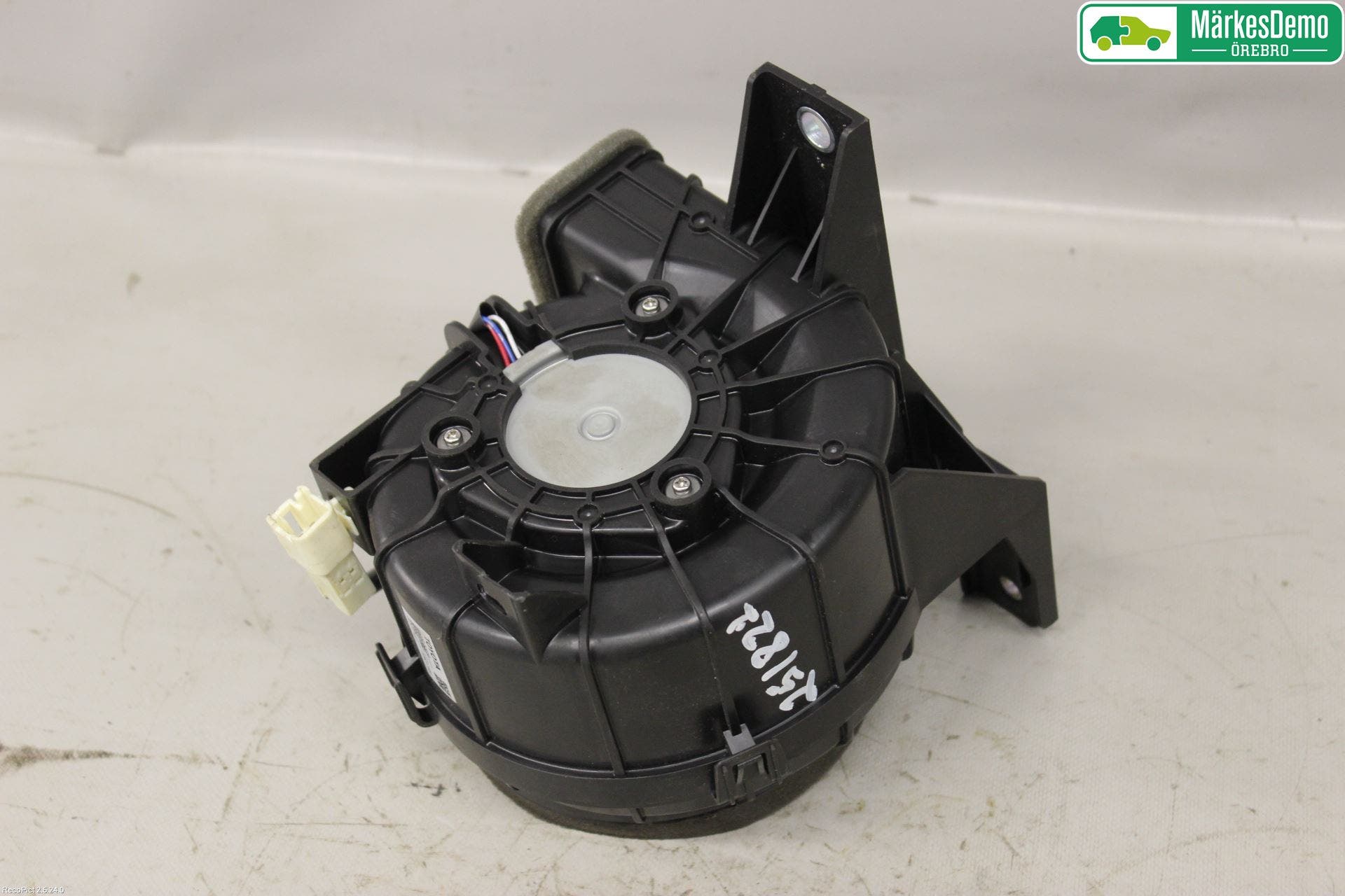 Toyota YARIS XP130 12-14 Värmefläkt