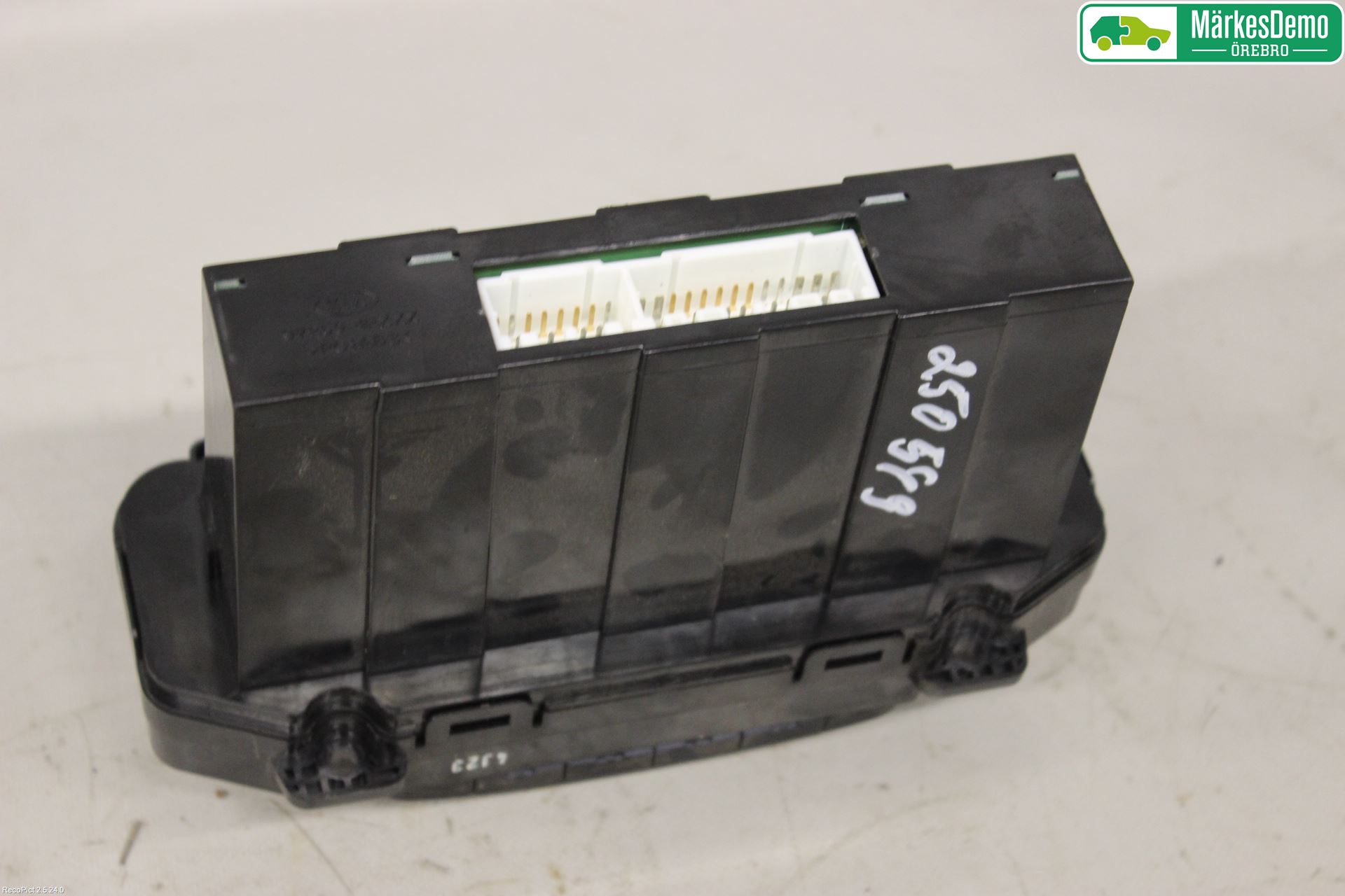 Kia SPORTAGE (JE) 05-10 Strömställare Ac