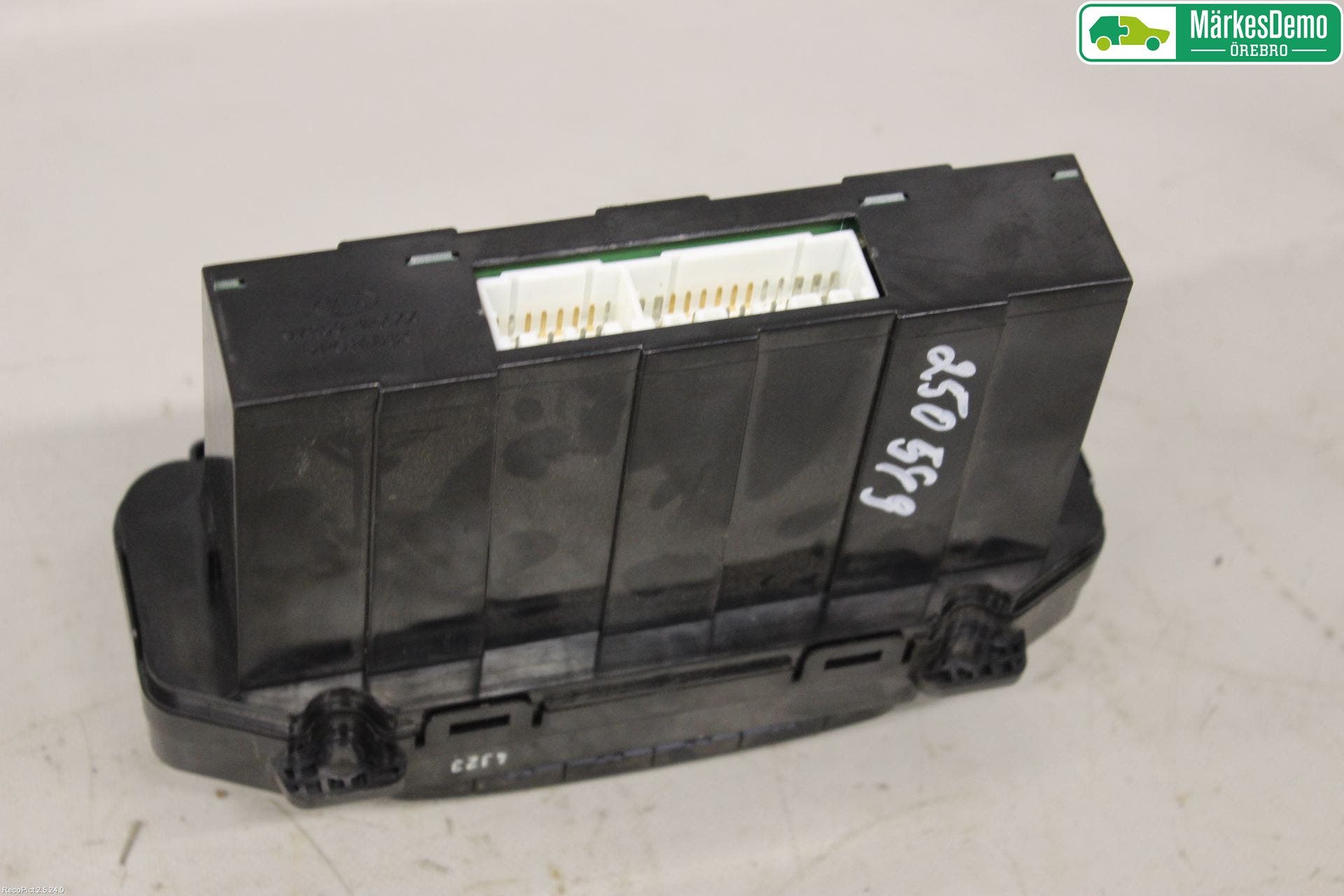 Kia SPORTAGE (JE) 05-10 Strömställare Ac