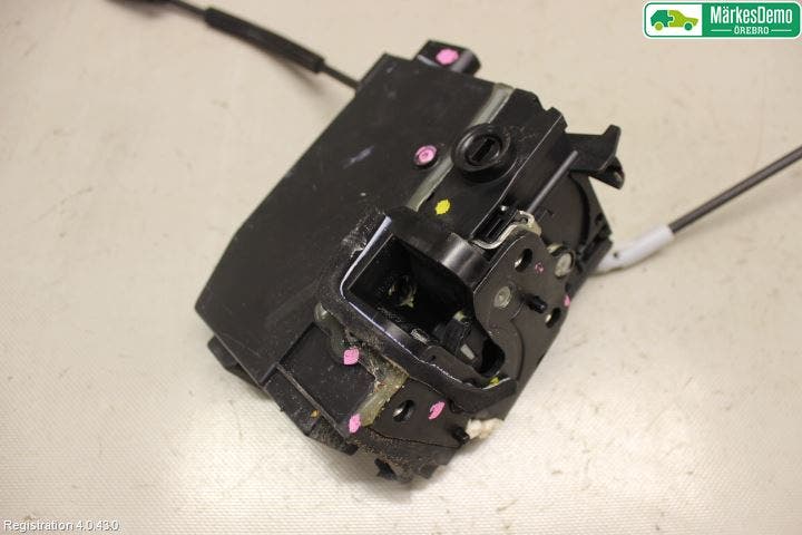 Peugeot 308 14-21 Låskista-Dörrlås