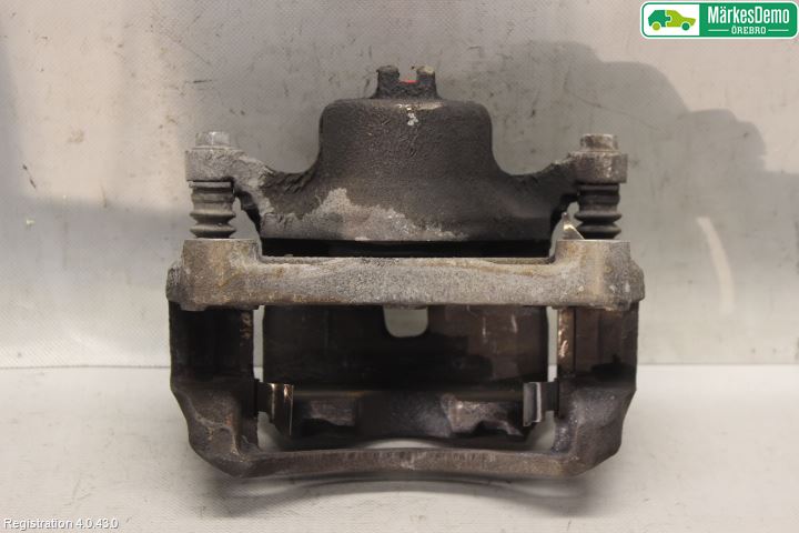 Nissan PULSAR Bromsok Fram Höger