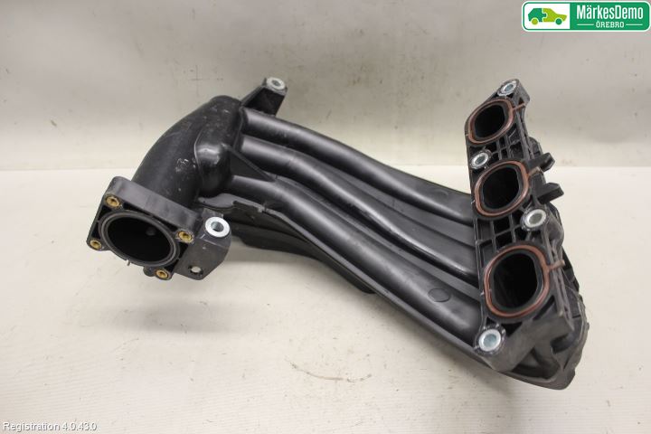 Nissan NOTE E11 06-14 Grenrör Insug