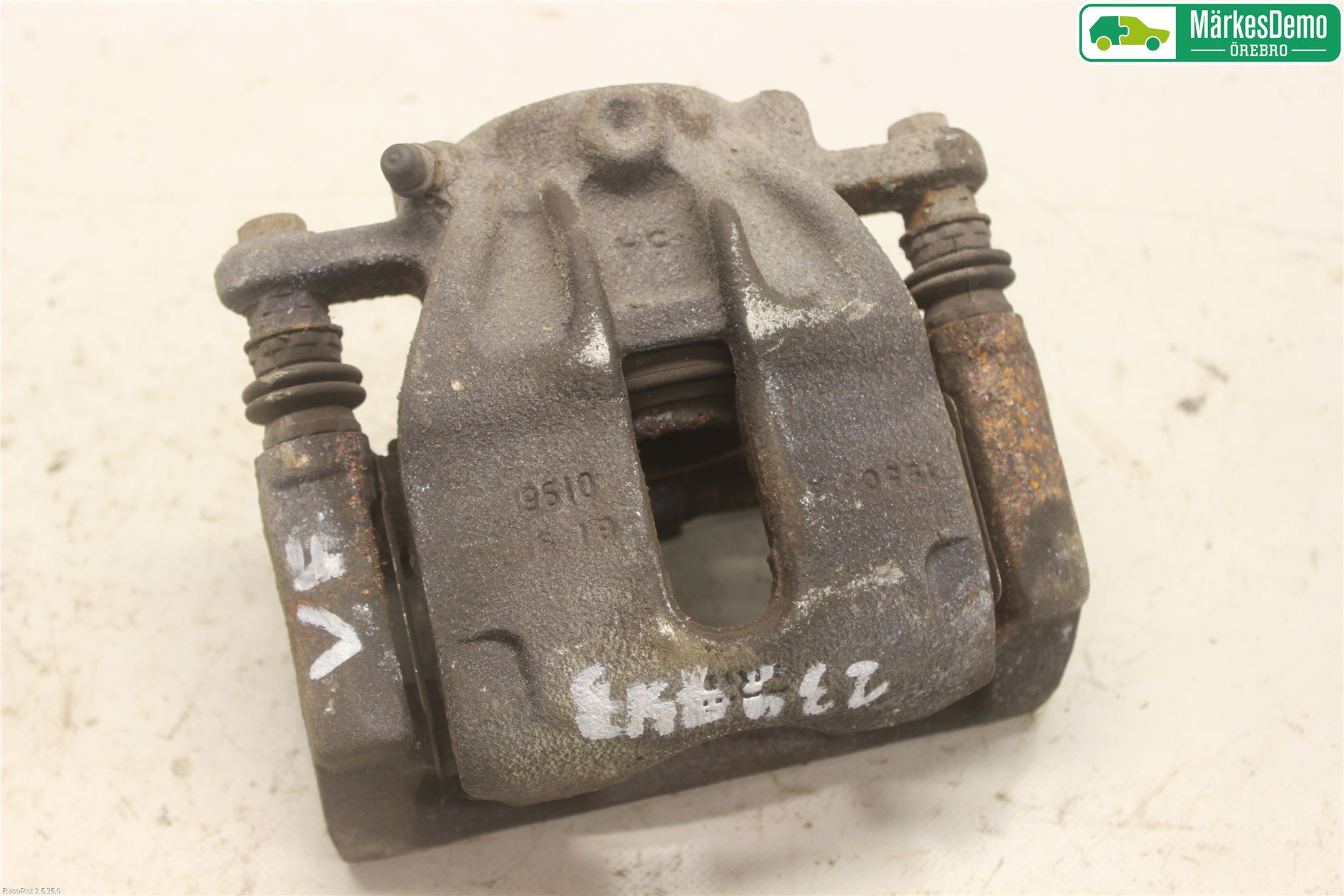 Nissan NOTE E11 06-14 Bromsok Fram Vänster