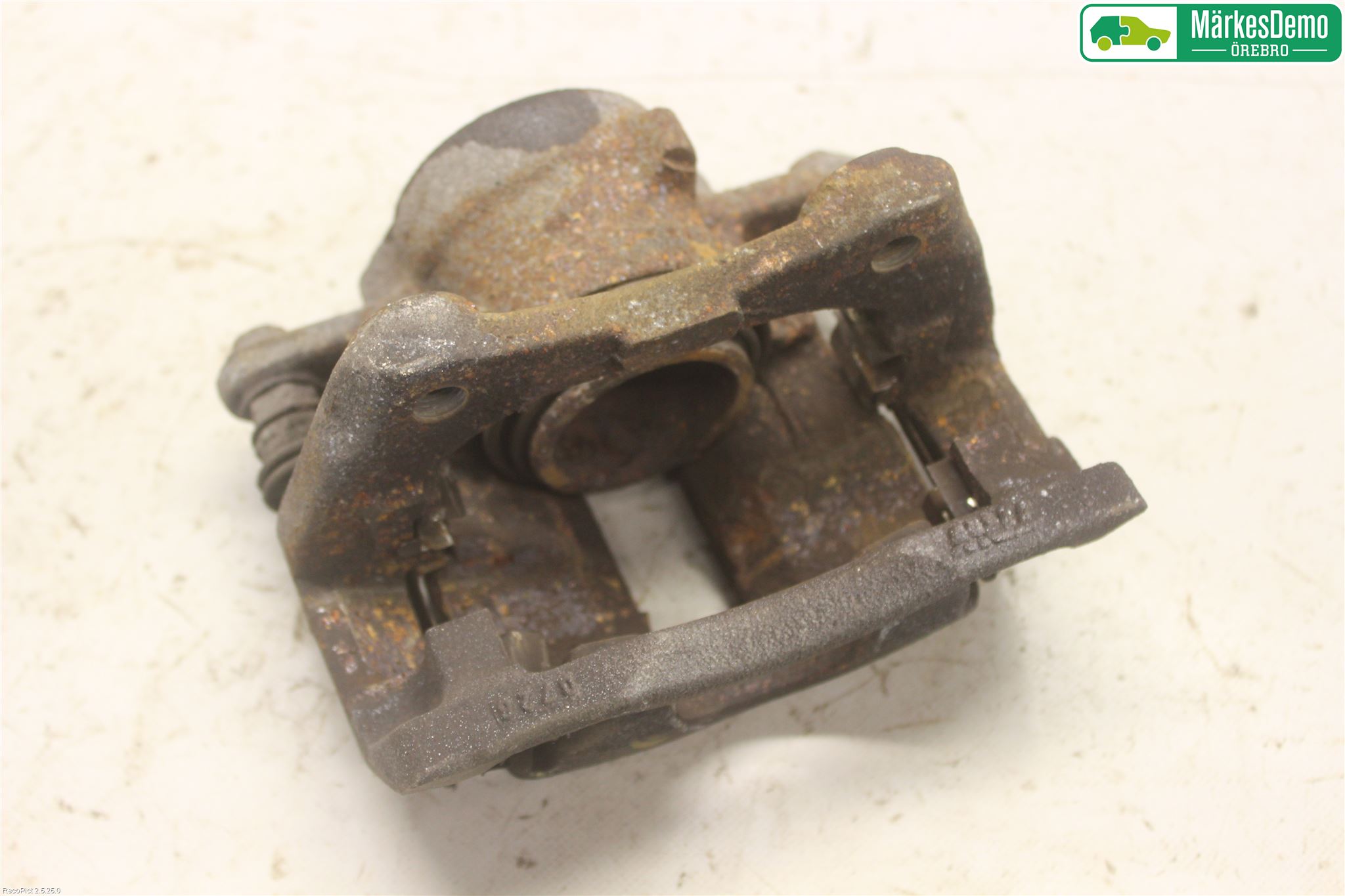 Nissan NOTE E11 06-14 Bromsok Fram Höger