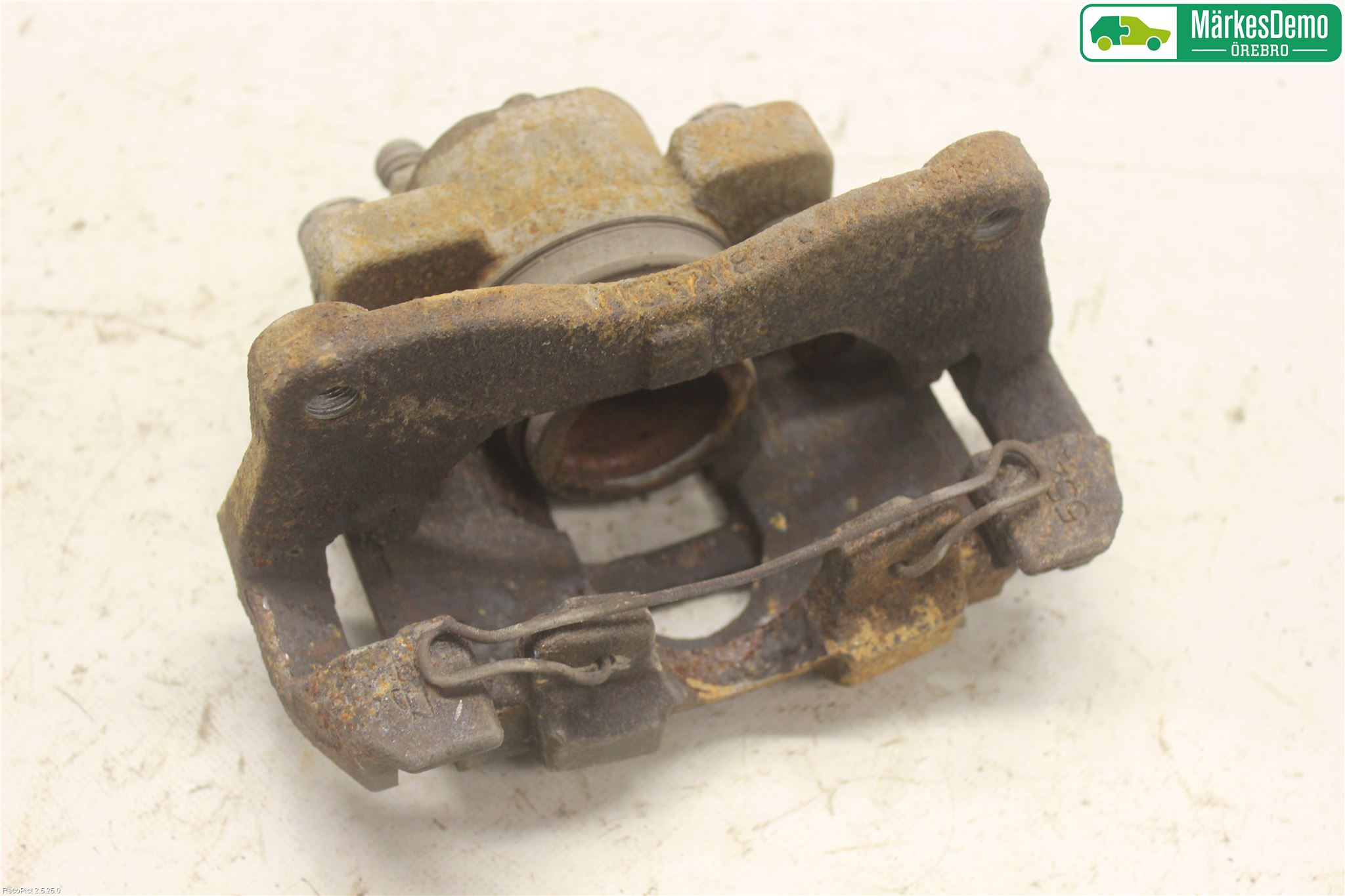 Toyota YARIS XP130 12-14 Bromsok Fram Vänster