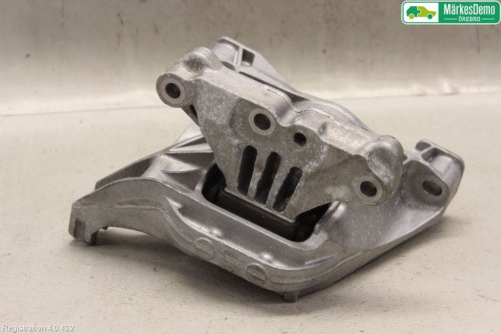 Peugeot 308 14-21 Motorfäste