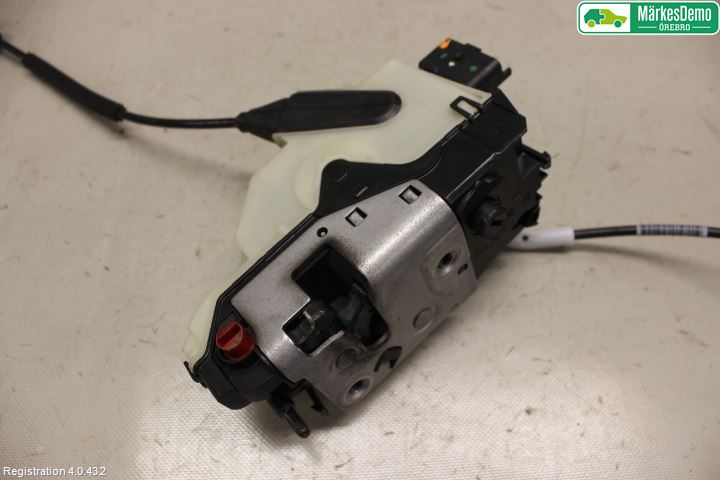 Peugeot 208 12-15 Låskista-Dörrlås