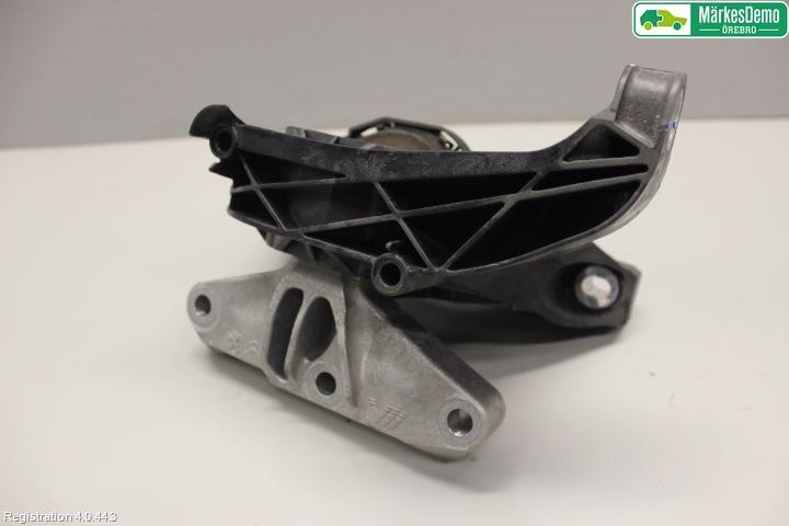 Peugeot 3008 17-24 Motorfäste