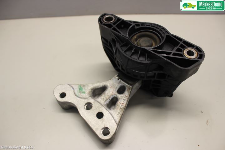 Peugeot 2008 13-20 Motorfäste