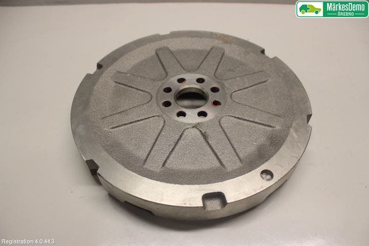 Toyota AURIS 13-19 Svänghjul Aut