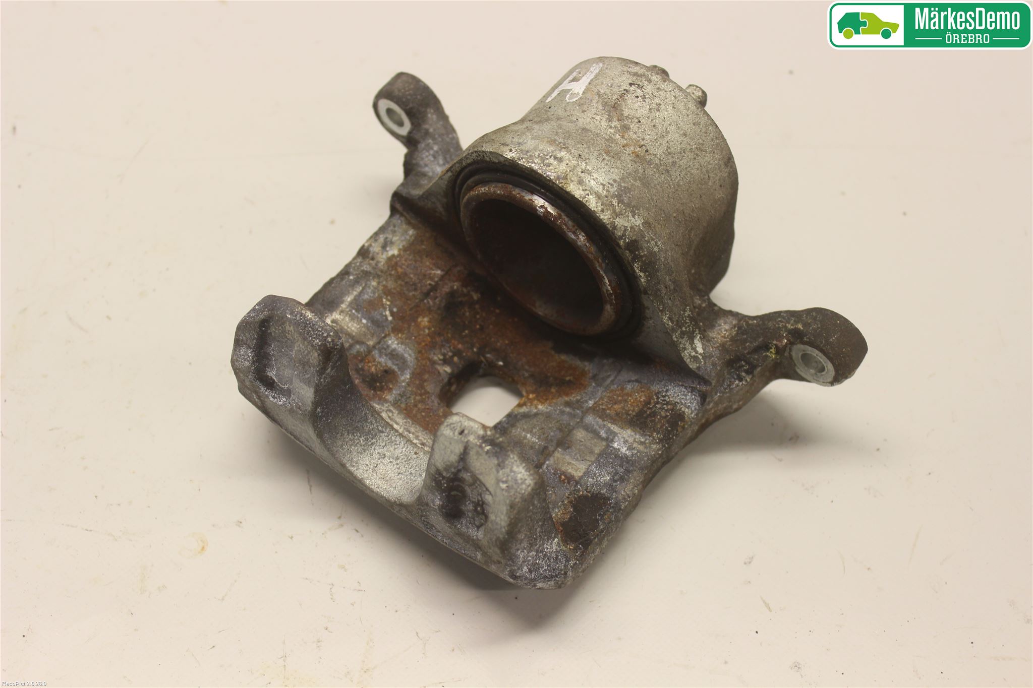 Nissan JUKE 14-19 Bromsok Fram Höger