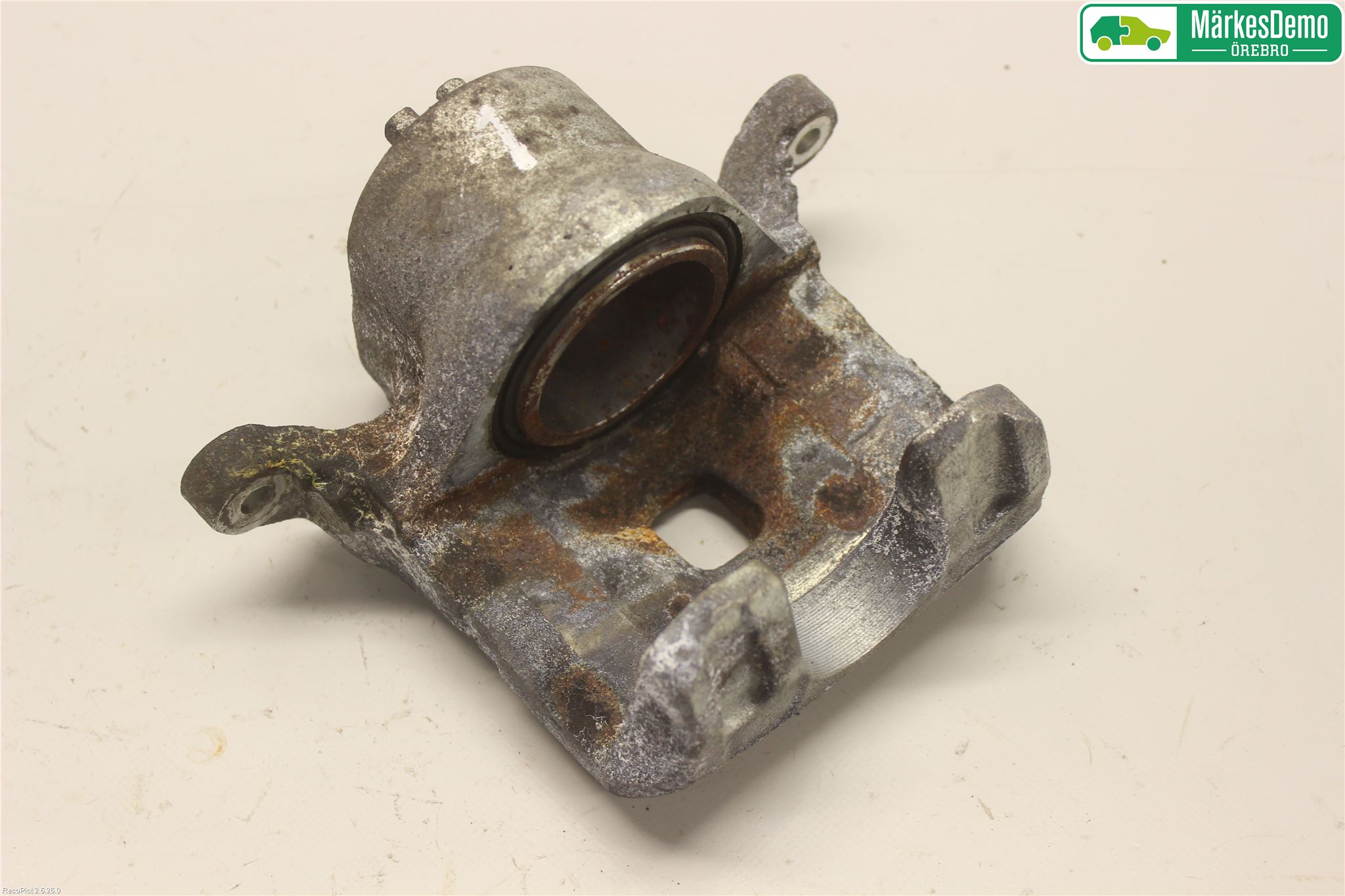 Nissan JUKE 14-19 Bromsok Fram Vänster