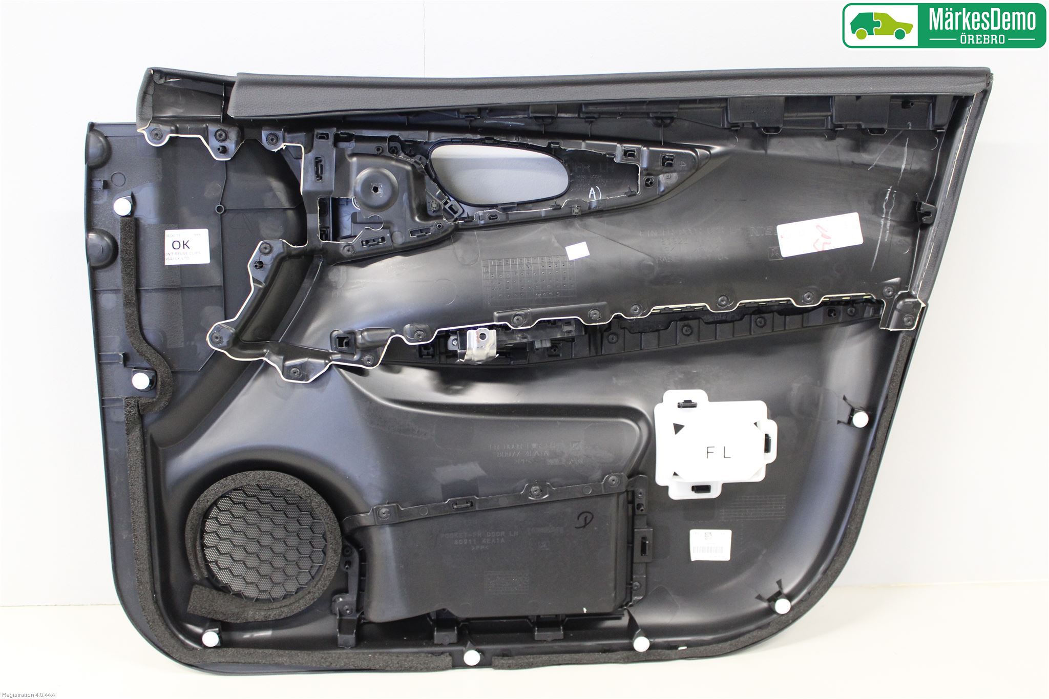 Nissan QASHQAI 14-17 Dörrklädsel Vä