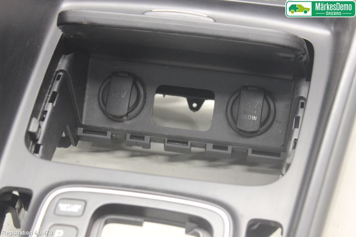 Kia CARENS III 13-19 Instrumentkonsoll Golv