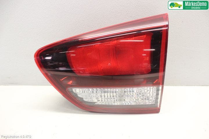 Kia CARENS III 13-19 Bakljus Lucka Hö