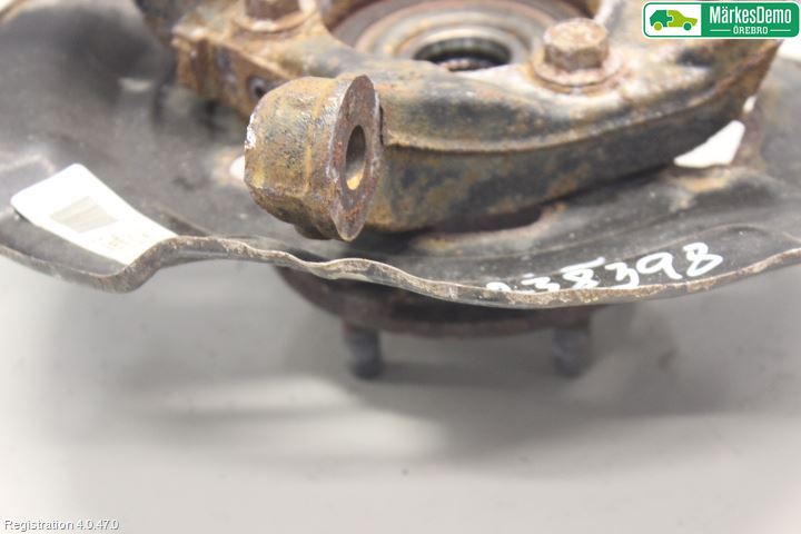 Toyota AURIS 13-19 Styrspindel Lagerhus Vä