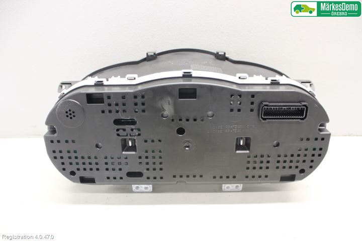 Kia CARENS III 13-19 Instrument Komb