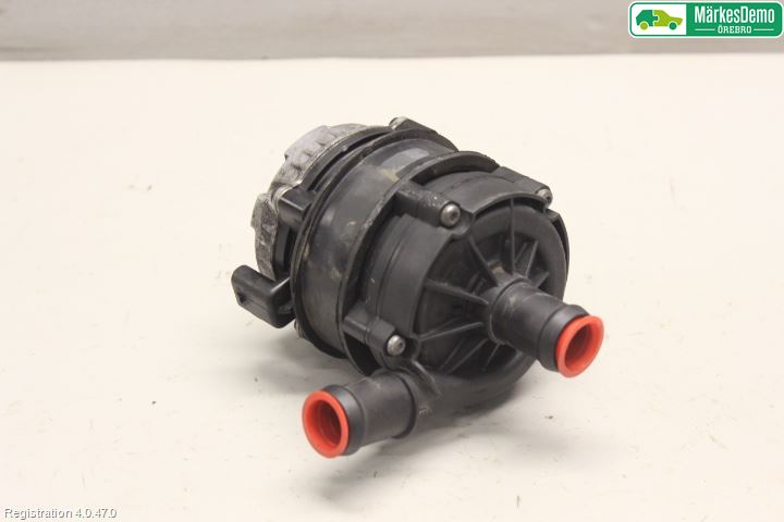 Volkswagen VW PASSAT 15-19 Vattenpump