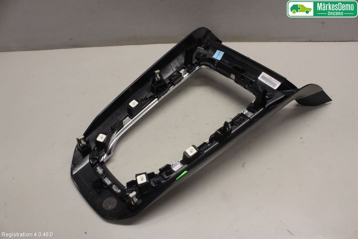 Peugeot 308 14-21 Instrumentkonsoll Mitt