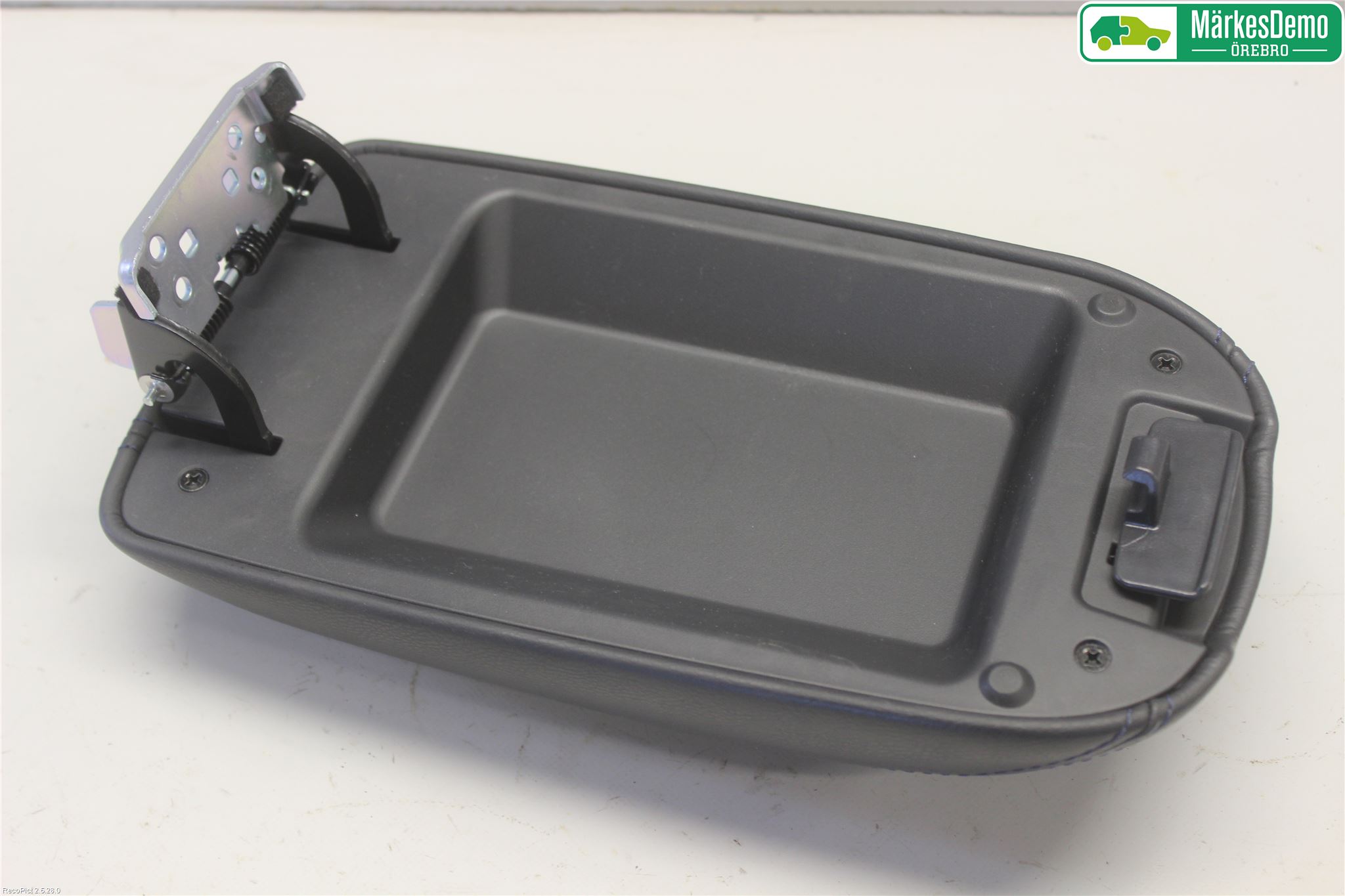 Nissan LEAF 11-17 Inredning Armstöd