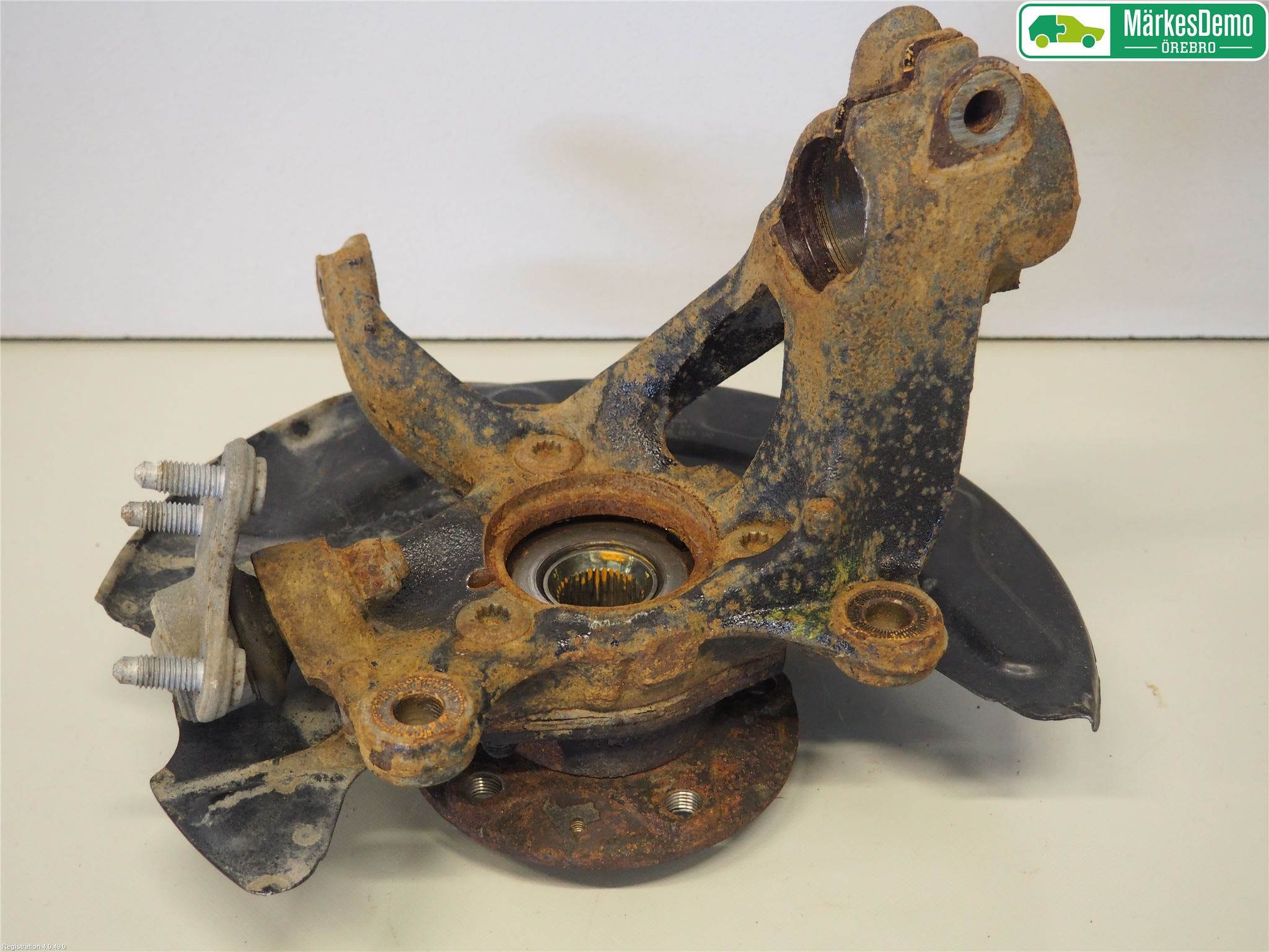 Volkswagen VW GOLF / E-GOLF VII 13-20 Styrspindel Lagerhus Vä