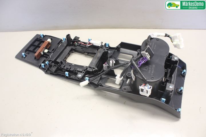 Subaru XV 18-22 Instrumentkonsoll Mitt