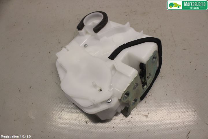 Mitsubishi ECLIPS CROSS Låskista-Dörrlås